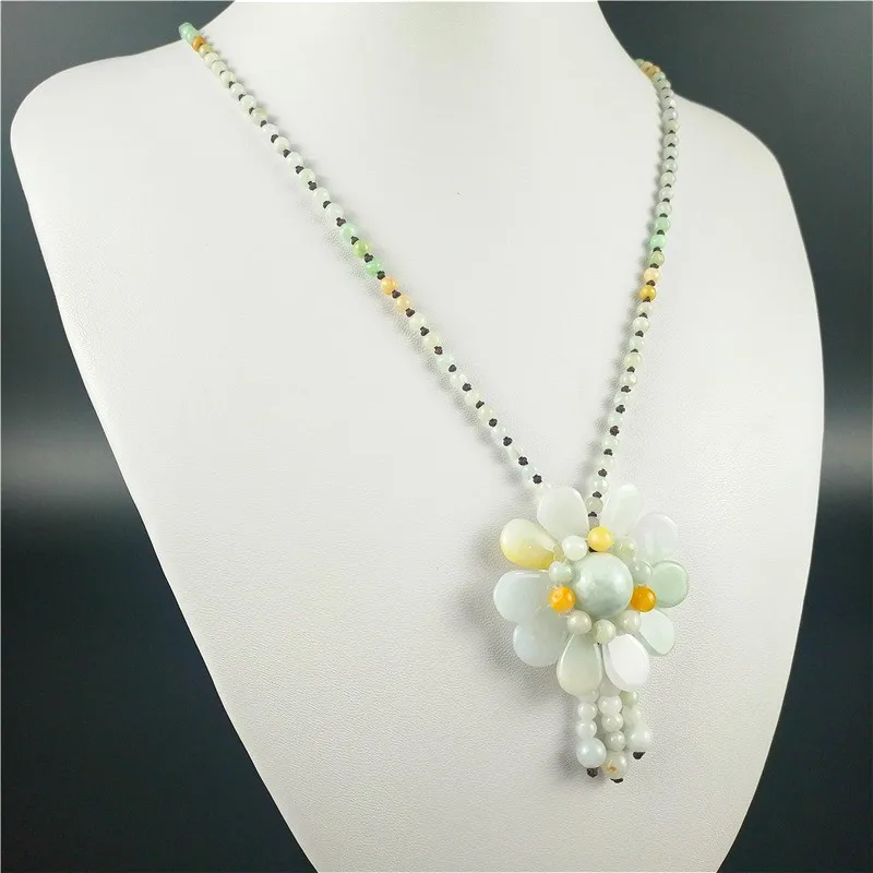 Certified Burmese Jade Sunflow - Necklace Pendant 评论和价格