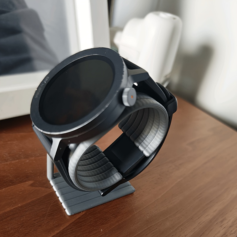 Minimalist Watch Display Stand - Jewels On Watches 评论和价格